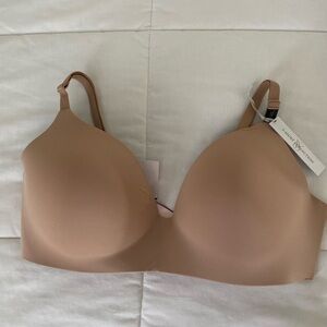 Victoria’s Secret bra T-Shirt collection size 38DD
